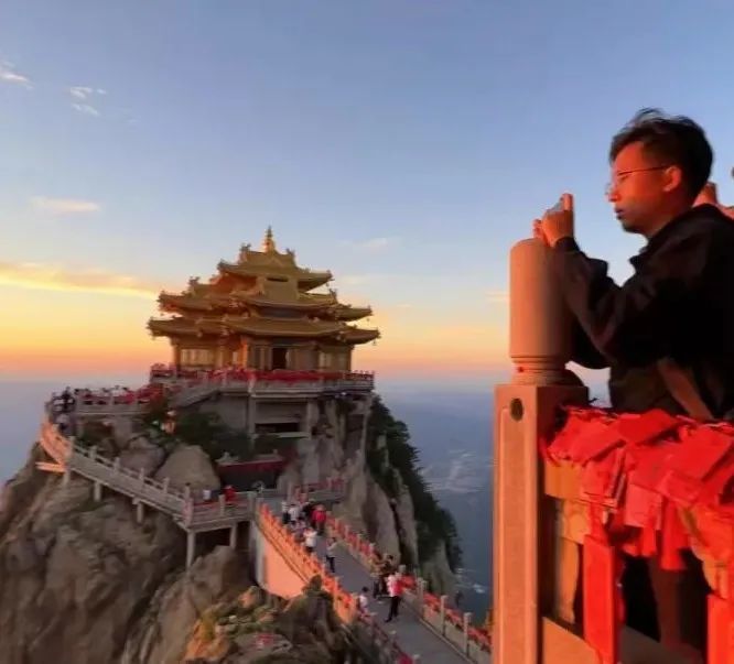 老君山日出最佳位置_老君山上看日出_老君山看日出攻略